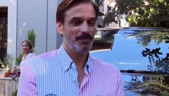 <p><span><strong>AYLAR SONRA �LK KEZ G�R�NT�LEND�</strong></span></p>    <p><strong>Ya�ad��� sa�l�k sorunlar� sebebiyle uzun s�redir g�zlerden uzak bir ya�am s�rd�rmeyi tercih eden �nl� oyuncu, aylar sonra ortaya ��kt�.&nbsp;</strong></p>