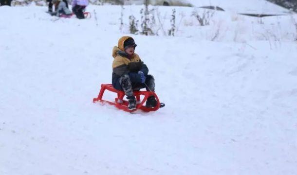 KASTAMONU  <p>Kastamonu'nun K�re il�esinde kar ya���� sebebiyle e�itime 1 g�n ara verildi.</p>  <p>Kastamonu'nun K�re il�esinde kar ya���� sebebiyle, 29 Aral�k Pazartesi g�n� e�itime 1 g�n s�reyle ara verildi�i duyuruldu. Kaymakaml�ktan yap�lan a��klamada,&nbsp;"�l�emizde olumsuz hava �artlar� ve meteorolojik ikaz d�zeyine ba�l� olarak etkisini s�rd�rmeye devam eden kar ya����n�n neden olabilece�i olumsuzluklar sebebiyle il�emizdeki t�m okullar�n 29 Aral�k 2025 Pazartesi g�n� y�z y�ze e�itime ara verilmesine, ayr�ca kurum ve kurulu�larda g�rev yapan engelli ve hamile personelin 29 Aral�k tarihinde 1 g�n idari izinli say�lmas�na karar verilmi�tir"&nbsp;ifadelerine yer verildi.</p>