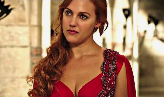 G�zelli�i, do�al tav�rlar� ve enerjisiyle k�sa s�rede b�y�k bir hayran kitlesine ula�an Alman as�ll� Meryem Uzerli, y�llar sonra yapt��� 'Muhte�em Y�zy�l' itiraf�yla dikkat �ekti.