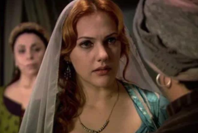 Uzerli, ya�ananlara ra�men projeye devam edildi�ini �u s�zlerle ifade etti: "Art�k dizide baya�� ilerlemi�tik. H�rrem'i de�i�tiremezlerdi."