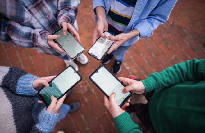 T�RK�YE'DE ETK�LENECEK KULLANICILAR  <p>  T�rkiye?de h�l� kullan�lan eski model iPhone ve Android cihazlar, 2026 itibar�yla WhatsApp?a eri�emeyecek.