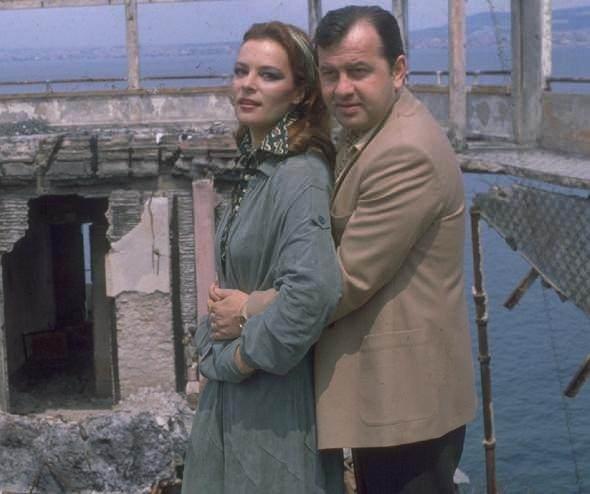 <strong>Bir d�nem sahalarda f�rt�na gibi esen spor camias�n�n duayeni Selim Soydan, e�i H�lya Ko�yi�it ile ilgili konu�urken duygusal anlar ya�ad�.&nbsp;</strong>