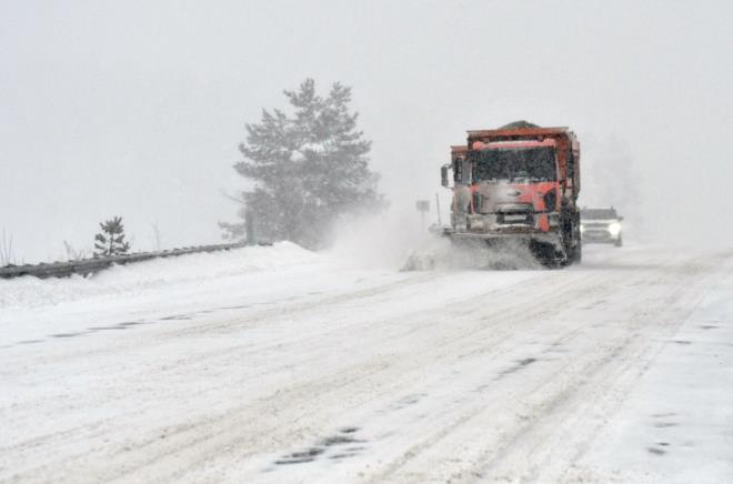 S�cakl�klar�n d��mesiyle ba�layan kar ya���� nedeniyle etraf beyaza b�r�nd�.