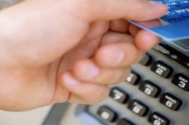 200 bin liran�n �zerinde yap�lacak i�lemlerde uygulanacak a��klama zorunlulu�u, 2 milyon TL'nin �zerindeki i�lemlerde ise form doldurma zorunlulu�una d�n��ecek. Ayn� g�n i�erisinde yap�lan para transferlerinin 2 milyon TL ila 20 milyon TL aras�nda kalmas� durumunda kullan�c�lar, 'Nakit ��lem Beyan Formu' dolduracak.