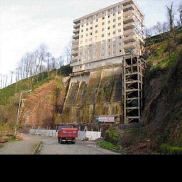 Eve asansr ekleniyor.