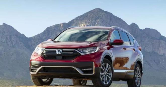 T�rkiye otomotiv pazar�nda �nemli bir d�n�m noktas� ya�an�yor. Honda, uzun y�llard�r en �ok satan modeller aras�nda yer alan Civic'i T�rkiye �r�n gam�ndan ��karma karar� al�rken, sekt�r kulislerinde bu ad�m�n arkas�nda de�i�en t�ketici tercihleri ve y�zde 25'lik ek g�mr�k vergisinin oldu�u konu�uluyor.