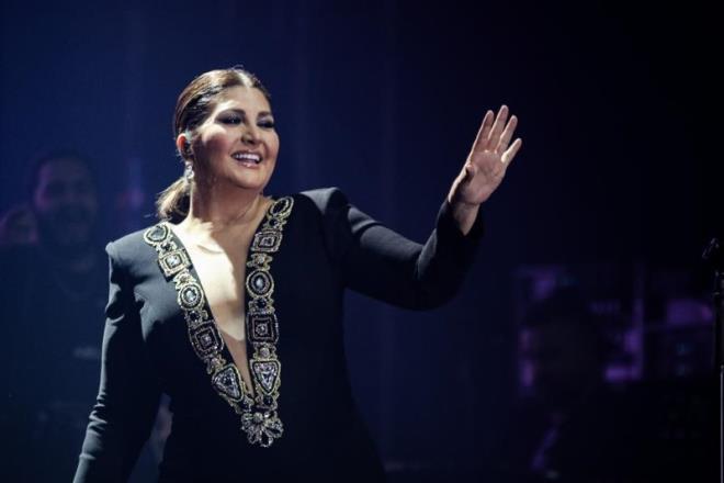 <b>Sanat�� Sibel Can ge�ti�imiz aylarda ilk torununu kuca��na ald�. </b>