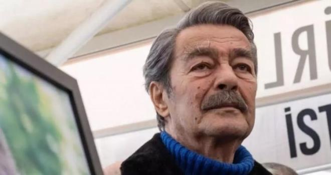 <strong>Kaftanc�o�lu'nun payla��m�nda ayakta duran Kadir �nan�r'�n son hali&nbsp;</strong><strong>usta sanat��n�n sa�l��� i�in endi�elenen sevenlerinin y�reklerine su serpti.</strong>