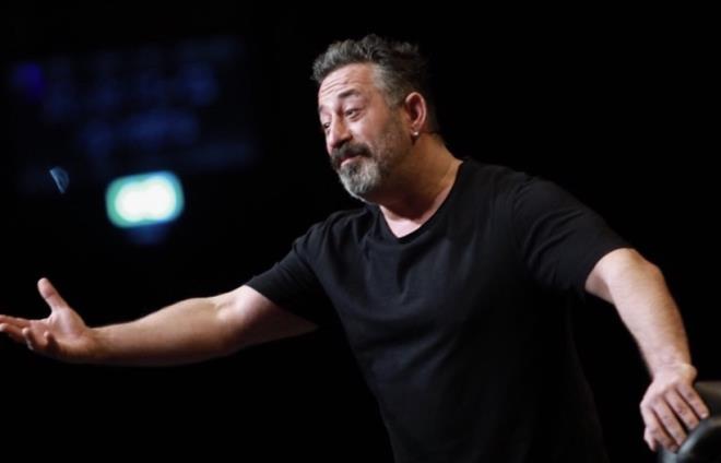 G�steride Y�lmaz'�n bir �nl� oyuncunun d�vmesiyle ilgili yapt��� espri sosyal medyada k�sa s�rede g�ndem oldu.