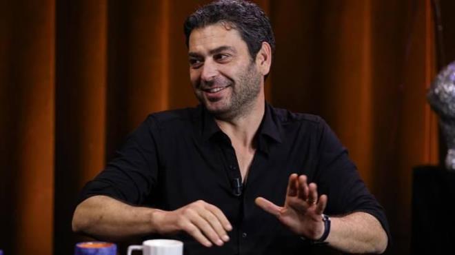 Ba�ar�l� oyunculuk performans�yla yo�un ilgi g�ren Akbaba, bu kez imzalad��� reklam anla�mas�yla g�ndeme geldi.