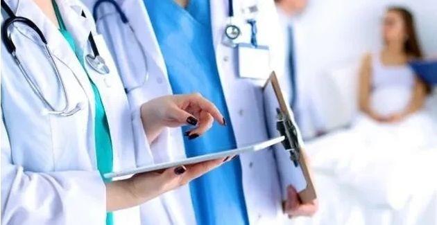 �ngiltere ve Almanya ba�ta olmak �zere Avrupa'da h�zla yay�lan mutasyonlu "s�per grip", T�rkiye'de de g�r�lmeye ba�lad�. Uzmanlar, "H3N2&nbsp;alt kolu K" olarak adland�r�lan varyant�n, di�er grip t�rlerine k�yasla daha h�zl� yay�ld���na dikkat �ekiyor.