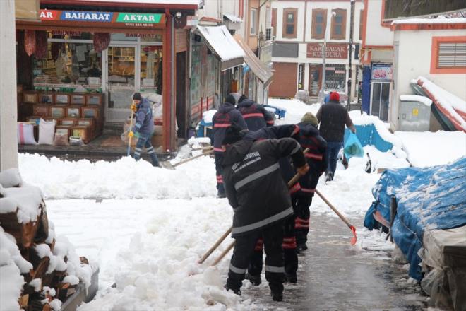 �anakkale, Ezine-2,7<br>Malatya, Merkez-2,6<br>Bal�kesir, Kepsut-2,5<br>�stanbul, �atalca-2,5<br>Aksaray, Merkez-2,4<br>Mersin, Tarsus-2,3<br>Kahramanmara�, Dulkadiro�lu-2,2