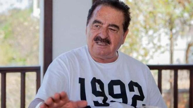 <strong>Tv100 Magazin Hatt�'n�n haberine g�re; Almanya turnesi kapsam�nda planlanan iki konserini ifade vermek �zere ileri bir tarihe erteleyen Tatl�ses, Bodrum Bitez Adliyesi'nde tekerlikle sandalyede g�r�nt�lendi.</strong>