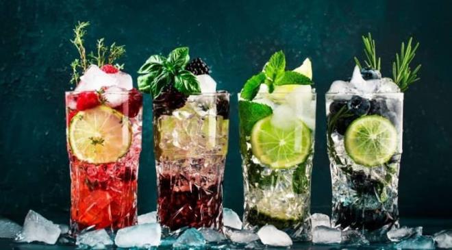 4. B�RA  <br>  Beyin sa�l���n� korumak i�in biradan uzak durulmas� gerekti�ini s�yleyen Tufts Medical Center?dan n�rolog Dr. Byran Ho, bu i�ece�in besin de�eri olmad���n�n alt�n� �iziyor. Ho'ya g�re; biran�n orta seviyede dahi t�ketilmesi beyin h�crelerine zarar veriyor.