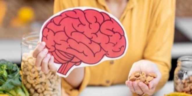 N�rologlar uyar�yor: Beyin sa�l��� i�in 6 pop�ler besinden uzak durun!