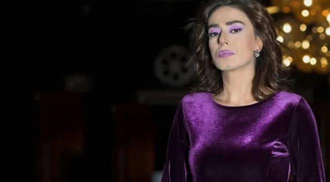 Arabeskin g��l� sesi Y�ld�z Tilbe, kat�ld��� bir programda yapt��� �arp�c� a��klama ile tekrar g�ndeme geldi. Son d�nemlerde bir�ok �nl� ismin hayat� beyaz perdeye ta��n�rken Tilbe, b�yle bir �eye kesinlikle kar�� oldu�unu s�yleyerek "Benim hayat�m� �ekecek bir y�netmen yok!" dedi.