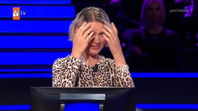 "Zaman�nda anne olmay� se�memi� birinden b�brek istedi�imizde sonu� olumsuz oldu. Beni b�y�ten annem ise ikinci kez annelik yaparak tahlillerini verdi ancak onun b�bre�i de uyum sa�lamad�."