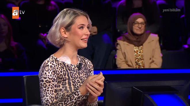 <p><strong>ONU B�Y�TEN ANNES� B�BRE��N� VERMEK �STED�</strong></p><p>Bahar, kendisini evlatl�k olarak alan ve b�y�ten annesi i�in<strong>, "�nemli olan bir insan� do�urmak de�il, bir insan� sevgiyle b�y�tebilmek"</strong>diyerek onun her an�nda yan�nda oldu�unu belirtti. Onu b�y�ten annesi, Bahar'�n b�brek rahats�zl��� s�recinde ona b�bre�ini vermek istemi� ve gerekli t�m tahlilleri yapt�rm��t�r; ancak maalesef doku uyumu sa�lanamad��� i�in nakil ger�ekle�ememi�tir.</p>