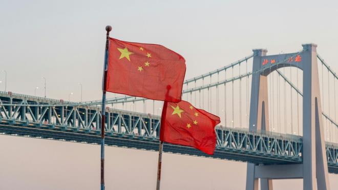 <p><strong>BALIK VE DEN�Z �R�NLER�NE OLAN K�RESEL �LG� ARTIYOR</strong></p><p>◾Bal�k ve deniz �r�nleri, yumu�ak dokusu, kendine �zg� tuzlu aromas� ve tazeli�iyle d�nyan�n d�rt bir yan�nda sofralar�n vazge�ilmezleri aras�nda yer al�yor.</p><p>◾Kabuklu deniz canl�lar�ndan somona kadar uzanan bu geni� �r�n yelpazesi, hem lezzet hem de besin de�eri a��s�ndan b�y�k ilgi g�r�yor.</p><p>◾Statista verilerine g�re k�resel <strong><span style="background-color:#FFFFE0">deniz �r�nleri sekt�r� 2025 y�l� itibar�yla 671 milyar dolarl�k bir b�y�kl��e ula�m�� durumda ve pazar�n her y�l ortalama %6,35 oran�nda b�y�mesi bekleniyor.</span></strong></p>