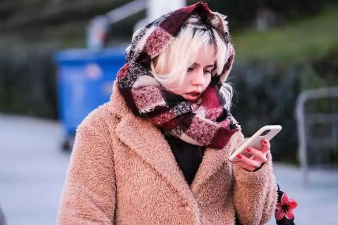 <p><strong>�TE D�NYANIN EN �OK TELEFON KULLANAN �LKELER L�STES�!</strong></p>  <p><strong>Listede �lkeler ile cep telefonu kullanan ki�i say�lar� bulunuyor.</strong></p>