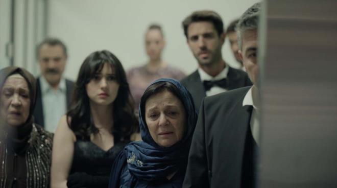 <span>Yap�m�n� OGM Pictures'�n �stlendi�i, y�netmen koltu�unda Cem Karc�'n�n oturdu�u, senaryosunu Eylem Canpolat, Deniz G�rlek, Melih �zy�lmaz ve Melek Seven'in kaleme ald��� A.B.�. sal� ak�amlar� atv'de?</span>