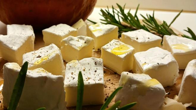 Robin DeCicco, ba��rsak sa�l���n� koruman�n temel yolunun ger�ek ve do�al g�dalara y�nelmek oldu�unu belirterek, <em><strong>"Bir �r�n�n alternatifini se�erken, ger�ekten do�al i�eriklerden yap�ld���ndan emin olun"</strong></em> uyar�s�nda bulunuyor.