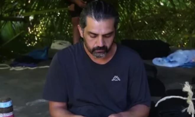 Bir d�nemin en �ok izlenilen projelerinden&nbsp;Popstar T�rkiye yar��mas�ndaki s�ra d��� yorumu ve kendine has m�zik tarz� ile geni� bir hayran kitlesi edinen �ark�c� Bayhan, Survivor'da sergiledi�i performans ve ki�ili�iyle pop�lerli�i katland�.