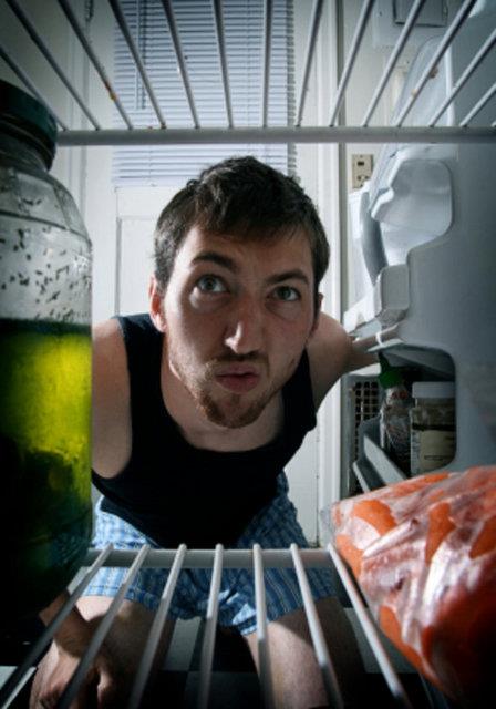 Gece yatama Geerken mutlaka mutfaa uradm biliyorum. Aslnda a Olduum falan yok, yani ne hissettiimi bilmiyorum.