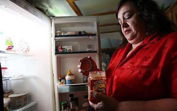 Gece sizi uyandran enslin ykseklii veya kan ekeri dmesi yani hipoglisemi olabilir.