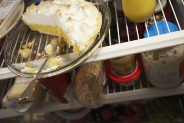 Bu hafta evde Yalnzdm ve bu aralar ok mutsuzum, sanrm bu beni etkiledi" diye anlatmt.