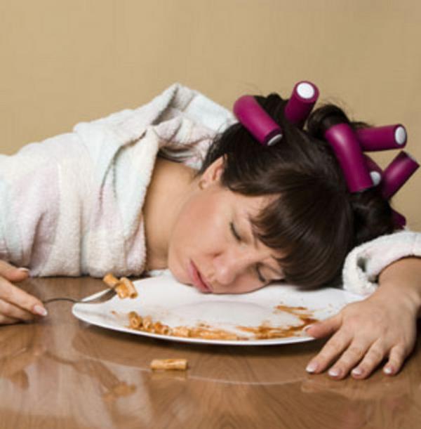 Gece yeme sendromu kalori almn ciddi derecede artran ve birok nedeni olabilen bir yeme bozukluudur.