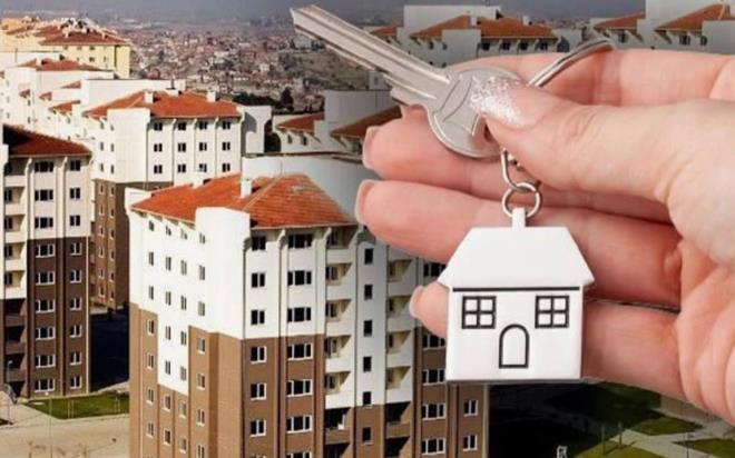 Ticaret Bakanl��� taraf�ndan emlak sekt�r�nde �effafl���n sa�lanmas� ve spek�latif fiyat art��lar�n�n �nlenmesi amac�yla devreye al�nan Elektronik �lan Do�rulama Sistemi (E�DS), kiral�k konutlar�n ard�ndan �ubat ay�ndan itibaren sat�l�k ta��nmaz ilanlar�n� da kapsayacak. Yeni sistem ile her t�rl� gayrimenkul ilan� i�in e-Devlet �zerinden onay �art� aranacak.