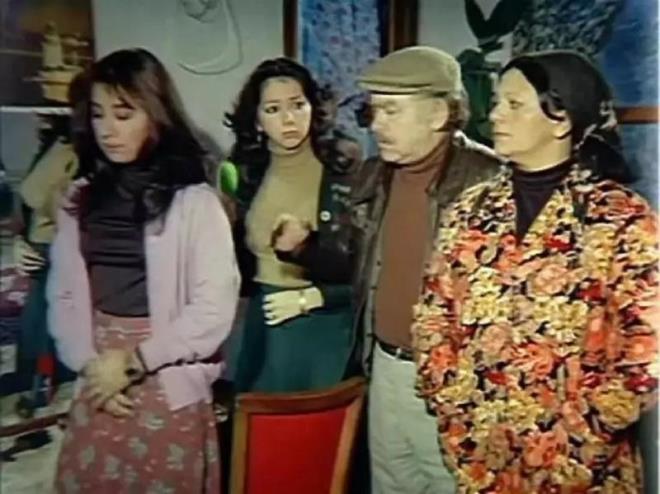 Bu s�re�te kanser hastal���na yakalanan oyuncu, 7 y�l m�cadelesini s�rd�rm��t�. 64 ya��ndaki Saadet G�rses, sosyal medya hesab�ndan son halini payla�t�. A��r maddi zorluklar ve bor� bata�� i�erisinde oldu�unu s�yleyen oyuncu, g�zya�lar� i�erisinde durumunu anlatt�.