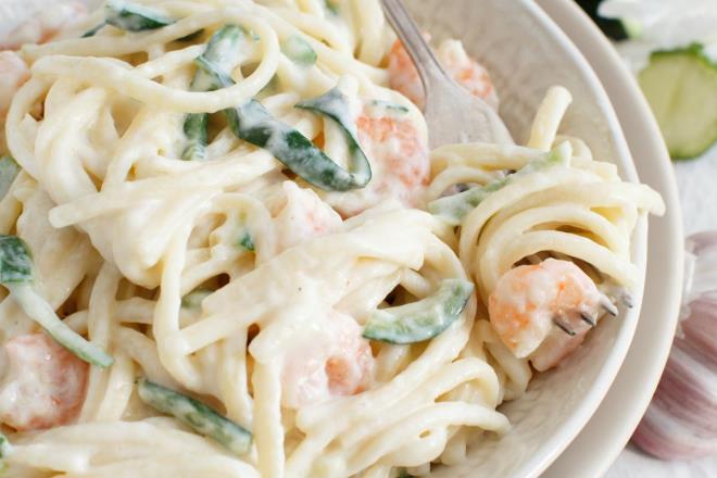 5. Daha Uzun S�re Tokluk Hissi<br>    Sadece makarna yedi�inizde 1-2 saat sonra tekrar ac�kabilirsiniz. Ancak yo�urdun i�indeki proteinler, tokluk hormonu olan leptinin salg�lanmas�n� destekler. Bu sayede porsiyon kontrol� yapman�z kolayla��r ve gereksiz at��t�rmal�klar�n �n�ne ge�ersiniz.  <br>  K���k Bir �pucu<p>    E�er makarnan�z� tam bu�dayl� se�er ve yo�urdunuza bir di� ezilmi� sar�msak eklerseniz, bu ���n� tam bir ba����kl�k kalkan�na d�n��t�rebilirsiniz!