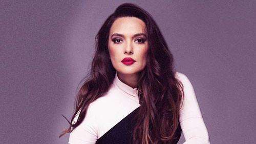 <span><strong>AKALIN, MURAT BOZ'U TAK�P ETMEY� BIRAKTI</strong></span>  <strong>Murat Boz'un bu a��klamas�n�n ard�ndan Demet Akal�n, �nl� �ark�c�y� takipten ��km�� ve sosyal medya hesab�ndan g�ndermeli payla��mlar yapm��t�.</strong>