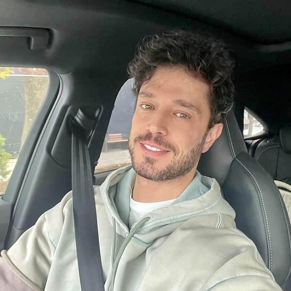 <span><strong>MURAT BOZ BLOK3'E DESTEK VERM��T�</strong></span>  <strong>Blok3 bu a��klamas�ndan bir s�re sonra yeni bir a��klama yaparak kald�r�lan �ark�lar�n�n geri y�klendi�ini duyurmu�tu. Bu olay m�zik d�nyas�nda yank�lan�rken bir davete kat�lan Murat Boz'a bu konular hakk�nda ne d���nd��� sorulmu� ve �nl� �ark�c� Blok3'e deste�ini a��klayarak �u a��klamay� yapm��t�:</strong>