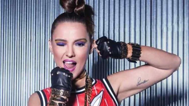 <strong>M�zik sekt�r�nden ve cemiyet hayat�ndan tan�nan 20 �nl� ismi takipten ��kan Demet Akal�n, 2.sayfaoffical'a yapt��� a��klamas�nda <span><em>"Didem Bal��n bana ilham oldu."</em></span> dedi.</strong>