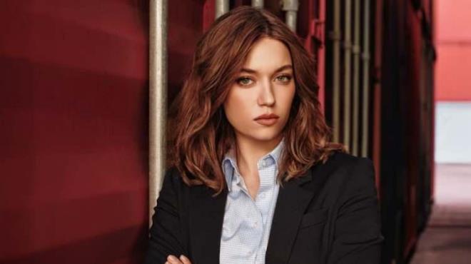 <strong><span>​</span>Hem kariyeri hem de �zel hayat�yla s�k s�k g�ndeme gelen Afra Sara�o�lu, �imdilerde yeni dizisi A.B.� ile seyirci kar��s�na ��k�yor.</strong>