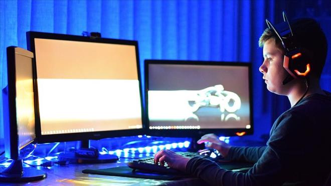 <p><strong><span style="background-color:#FFFF00">Platformda, ekran s�resinin g�nl�k en fazla;</span></strong></p><p>🔴3 ya��ndaki �ocuklar i�in 30 dakika,</p><p>🔴4 ya��ndaki �ocuklar i�in 40 dakika,</p><p>🔴5 ya��ndaki �ocuklar i�in 50 dakika,</p><p>🔴6 ya��ndaki �ocuklar i�in ise 1 saat olmas� gerekti�i ifade edildi.</p>