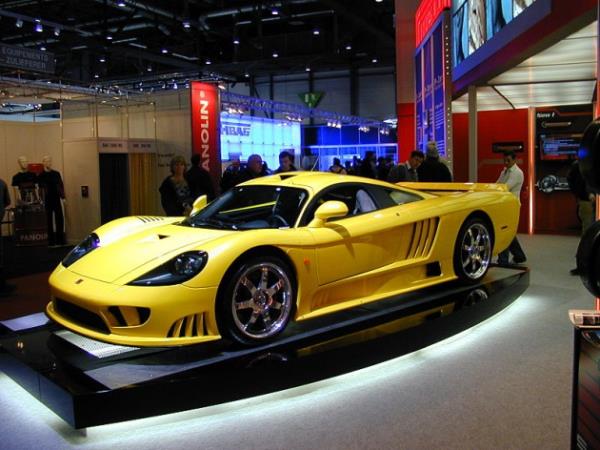 <p><b>Saleen S7 Twin Turbo</b></p>  Maksimum hz 399 km/saat
