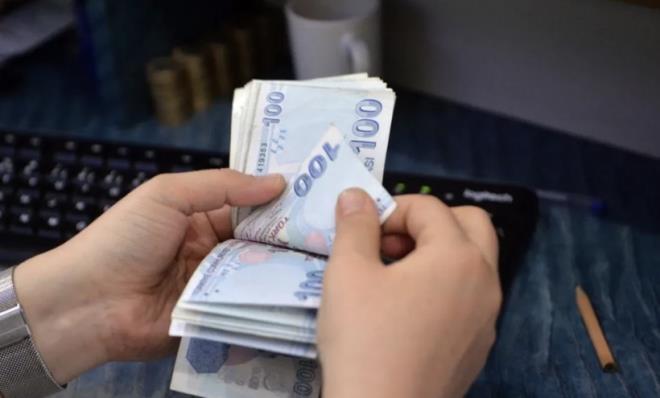 AA muhabirinin ald��� bilgiye g�re, geliri d���k ailelerin desteklenmesi amac�yla yeni bir sosyal destek sistemi uygulamaya al�nacak.<p>    "Gelir Tamamlay�c� Aile Destek Sistemi" adl� uygulaman�n bu y�l illerdeki baz� mahallelerde pilot uygulamas�n�n ba�lat�lmas� daha sonra da �lke genelinde yayg�nla�t�r�lmas� planlan�yor.