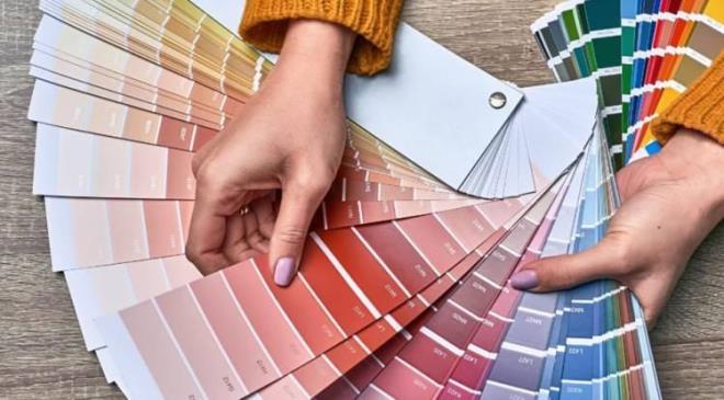 <span><em><strong>Birine "En sevdi�in renk nedir?" sorusunu y�neltti�inizde ki�isel zevklerinden �ok daha fazla bir bilgiye ula�abilece�inizi biliyor muydunuz? Uzmanlara g�re; renk se�imlerimiz i� d�nyam�za ve psikolojimize dair �ok �nemli detaylar� ortaya ��kar�yor. �zellikle depresyonun yans�mas�n� dolayl� bir �ekilde g�steren renkler hakk�nda bilmeniz gerekenler...</strong></em></span>