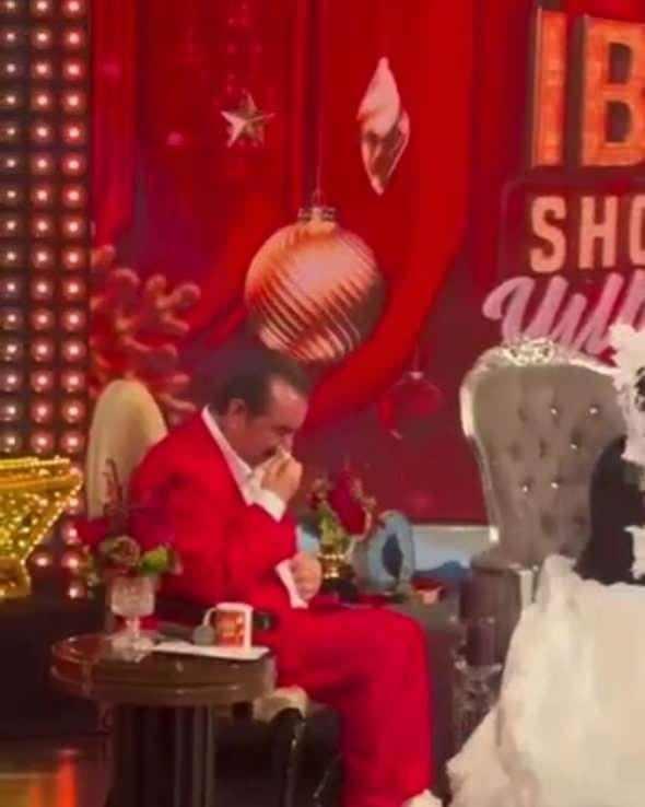 <strong>Y�llar sonra bir araya gelen ikili, duygusal anlar ya�arken Asena, merak edilen bar��ma s�recine dair ilk kez a��klamalarda bulundu.</strong>