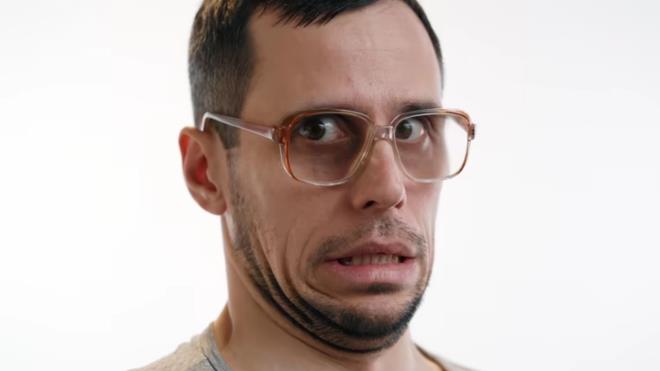 <p><strong>OSMANLI'DA �LM� S�MA</strong></p><p>-Osmanl� saraylar�nda �zellikle devlet g�revlisi se�imi, el�i kabul� ve �nemli g�revlerde ki�ilerin mizac�n� anlamak i�in kullan�ld��� rivayet edilir.</p><p>-Erzurumlu �brahim Hakk�, me�hur eseri Marifetname'de �lmi Sima'ya geni� yer ay�rm��, y�z hatlar� ile karakter aras�nda ba�lar kurmu�tur.</p>