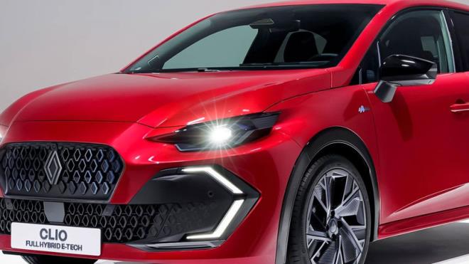 �� mekanda 10,1 in�lik �ift ekran ve yeni direksiyon simidi kullan�l�rken, 48 renkli ortam ayd�nlatmas� ve "esprit Alpine" versiyonunda sunulan "Alcantara" d��eme se�enekleriyle kabin, modern bir kimli�e b�r�n�yor.