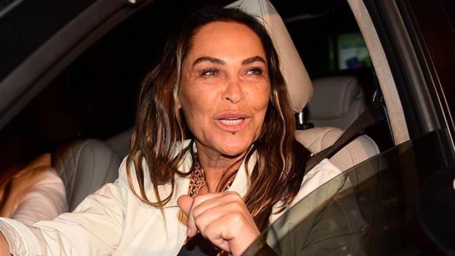 <strong>Dizinin konusu ve oyuncu kadrosundan ziyade, projede Fazilet karakterine hayat veren H�lya Av�ar'�n filtre kullan�p kullanmayaca�� izleyiciler aras�nda merak konusu olmu�tu.</strong>