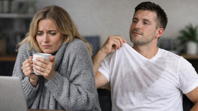 <span class="ng-star-inserted">Evlerde, ofislerde veya sosyal ortamlarda bitmek bilmeyen o me�hur tart��ma: "Buras� �ok mu so�uk, yoksa sadece ben mi ���yorum?" Bilim d�nyas� kad�nlar�n erkeklere k�yasla neden daha fazla ���d���n� ve battaniyelere neden daha s�k ihtiya� duydu�unu mercek alt�na ald�.<strong>Yap�lan son ara�t�rmalar bu durumun sadece bir histen ibaret olmad���n� v�cut yap�m�zdaki biyolojik kodlarda sakl� oldu�unu g�steriyor.</strong></span>