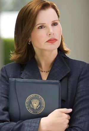 <p><b>Geena Davis</b></p>  Lise yllarnda renci deiim programyla sve'e gitti. Bu lkenin dilini ok iyi konuabiliyor.