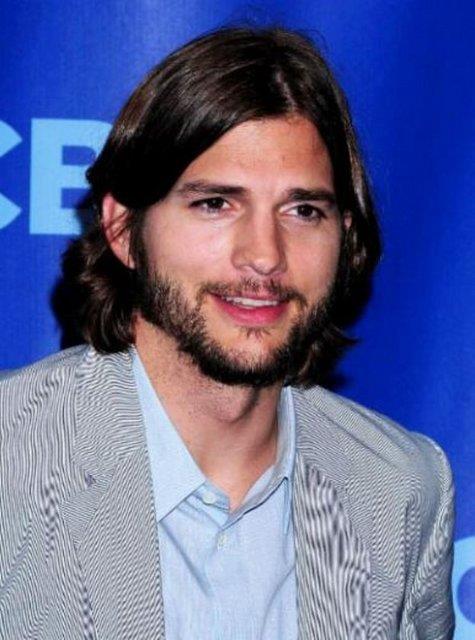 Bir ok kiinin kapsndan girmek iin att MIT'ye mhendislik grenimi iin kabul edildi. Ancak daha sonra Iowa niversitesi'nde biyokimya mhendislii okudu.