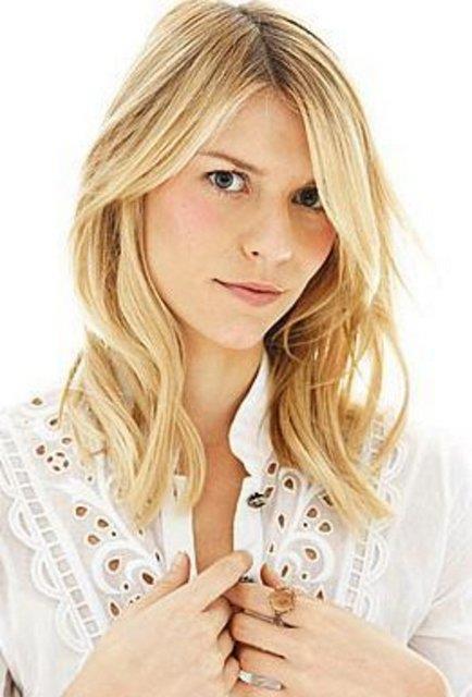 <p><b>Claire Danes</b></p>  Los Angeles'teki nl Fransz Lisesi'nde okudu.